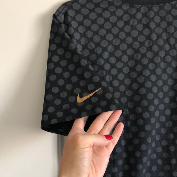 Nike tee size M - Picture 4 of 4